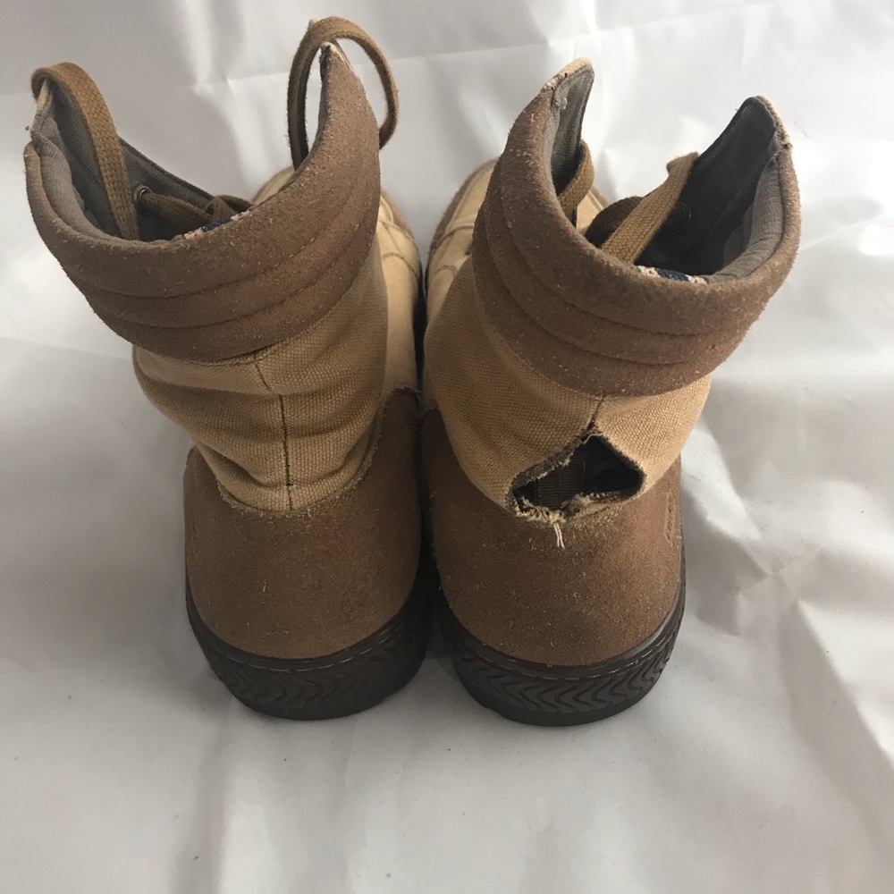 Men’s Levi’s Brown Canvas Boots Size 9 - Picture 2 of 6